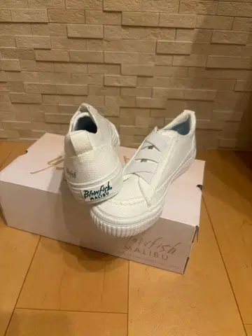 Blowfish Malibu 화이트 스니커즈 22.5~23cm 새상품