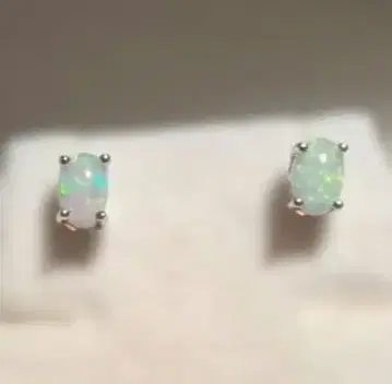 오팔 실버 스터드 귀걸이