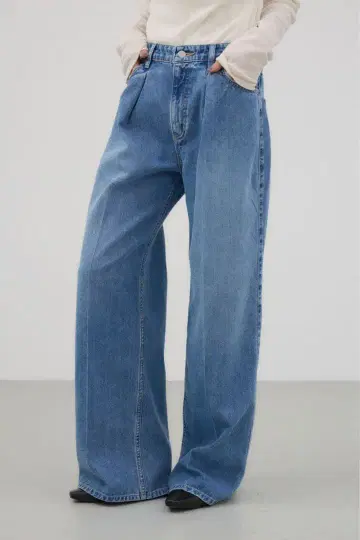 [ crie conforto ] 턱 와이드 데님 M 사이즈 미사용 새상품