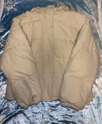 블루블루에 숏 다운 코트