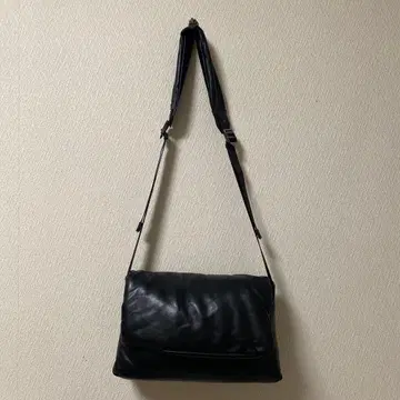 NOUER 블랙 숄더백