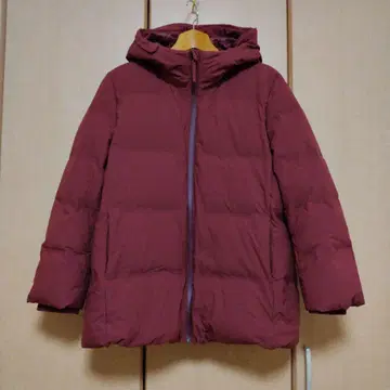 유니클로 심리스 다운 자켓 미들 기장 레드 계열 3XL 빅 사이즈