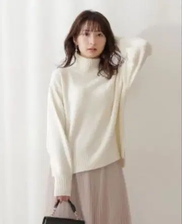 PROPORTION BODY DRESSING 터틀 니트 화이트