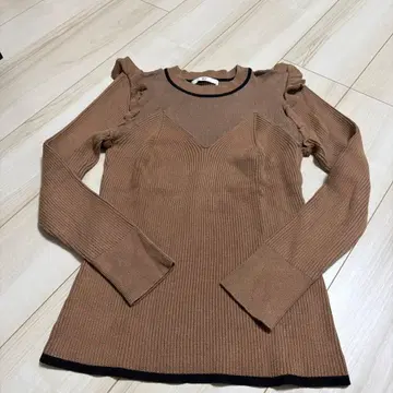 브라운 프릴 긴팔 니트