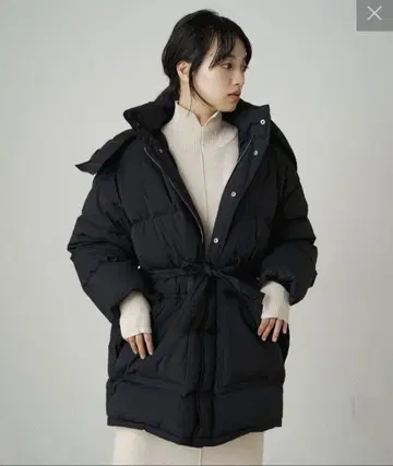 컨디션 최상 earthy 아씨 미디 하이브리드 다운 코트 블랙 M 워셔블