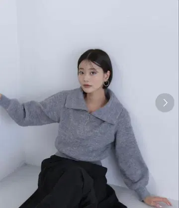 NATURAL BEAUTY BASIC 하프 지퍼 형태 니트 긴팔 그레이