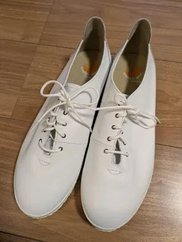 [ 새상품 ] SPINGLE MOVE 화이트 플랫슈즈