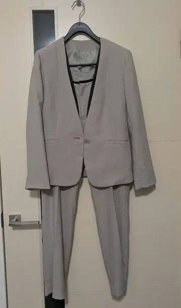 수트 컴퍼니 셋업 수트 스퀘어