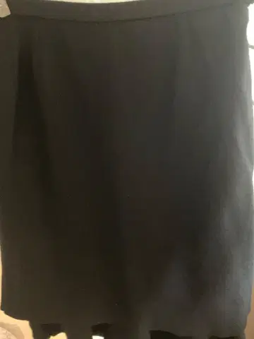 레리안 울 혼방 플레어 스커트 자켓과 맞춰 입기 좋은 디자인