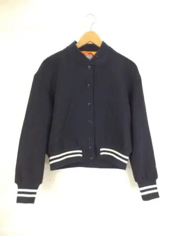 BUTWIN 네이비 바시티 자켓 38 사이즈 여성용 아우터