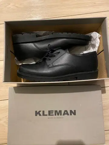 KLEMAN 블랙 가죽 로퍼 37