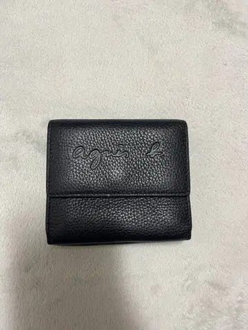 agnis b. 블랙 3단 폴더형 지갑