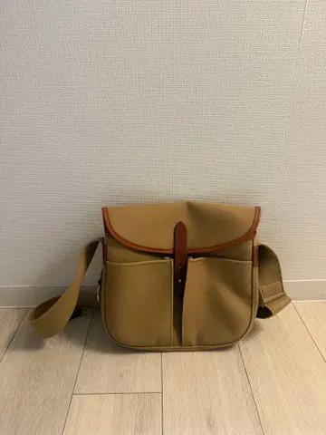 [새상품급] Brady 베이지 숄더백