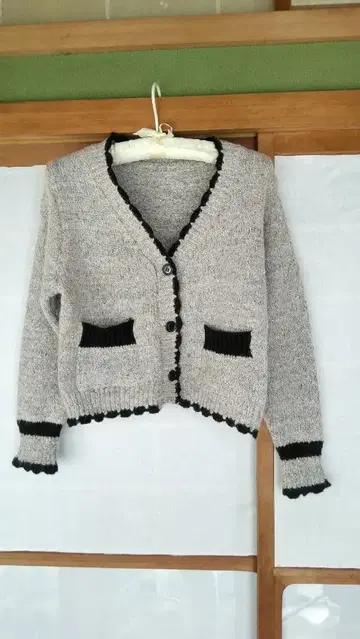 레베사가디건, 미사용 새상품