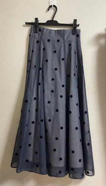 [ 새상품급 ] 질 스튜어트 도트 플레어 스커트 블랙