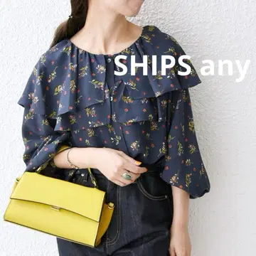 새상품급 ships any 프티 플라워 티어드 블라우스 네이비 꽃무늬