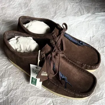 [ 새상품 ] Clarks Originals 클락스 왈라비 다크 브라운