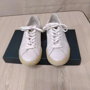 VEJA 화이트 스니커즈