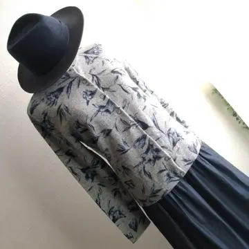 꽃무늬 그레이 긴팔 가디건