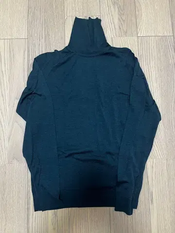 존스메들리 다크 그린 터틀넥 니트 L 사이즈