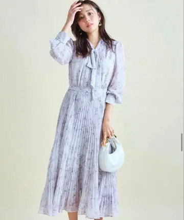 저스길리티 보타이 플리츠 원피스 모카 핑크 1