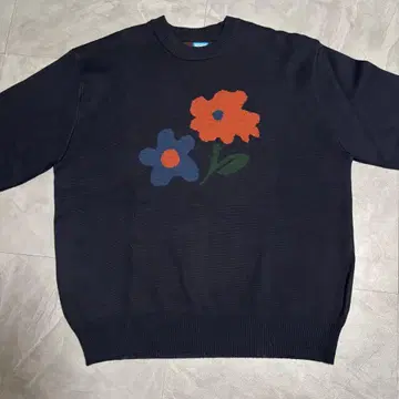 BLESS U 꽃무늬 니트 스웨터 네이비