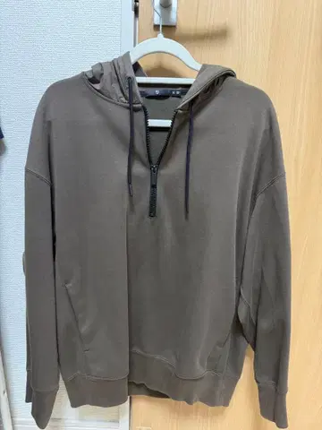 UNIQLO +J 브라운 후드 부착 후드티