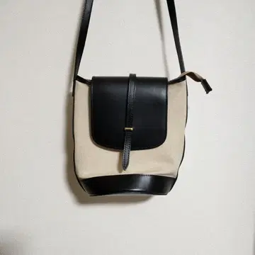 비올라돌로 블랙 숄더백