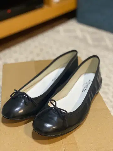 Repetto 블랙 플랫슈즈 37