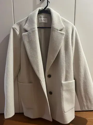 프레이 아이디 화이트 체스터 코트