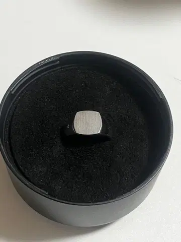 TOM WOOD CUSHION SATIN RING 58