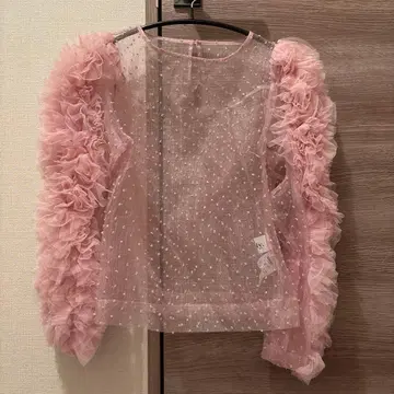 Bibiy. 프릴 달린 시스루 상의 핑크