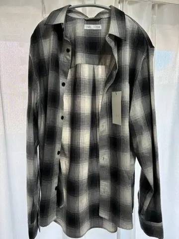 [ 미착용 새상품 ] ZARA 자라 텍스처 소재 체크 무늬 셔츠