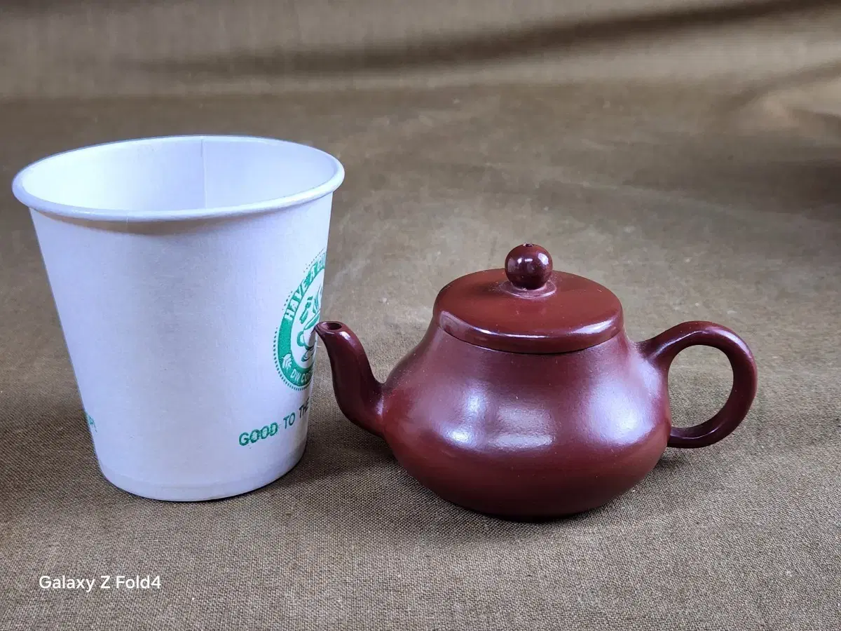 Small Zisha teapot with good quality clay from China