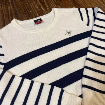 새상품급 CLUNK 보더 니트