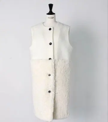 [ 미사용 새상품 ] gypsohila 화이트 슬리브리스 베스트