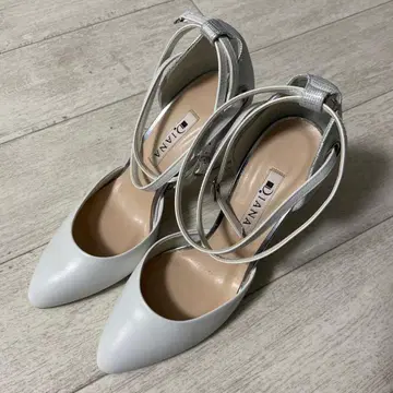 DIANA 화이트 하이힐 스틸레토