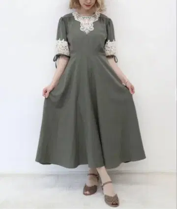 Fi.n.t 핀트 레이스 사용 핏 and 플레어 원피스