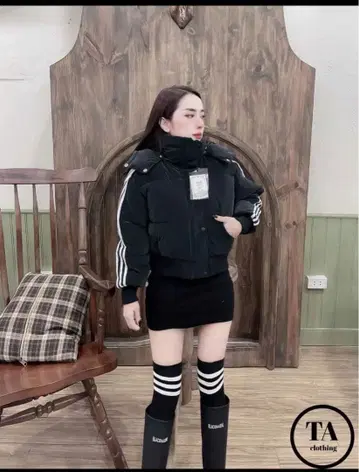 블랙 다운 자켓 후드 부착