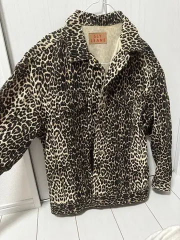 SLY JEANS 레오파드 무늬 자켓