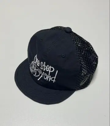 ASICS x ELDORESO 그래픽 러닝 캡