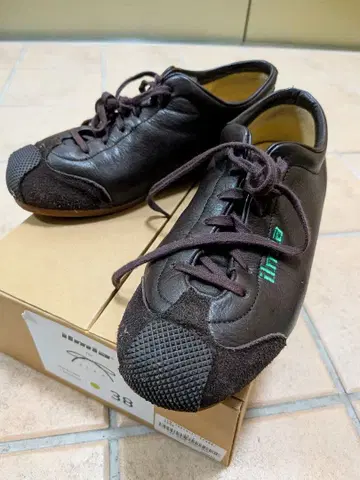 2 ilmia 가죽 스니커즈 신발 독일제 24.5cm