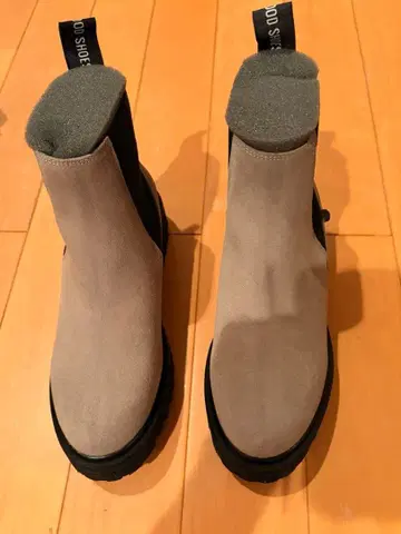 그레이 스웨이드 부츠