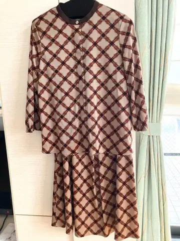 새상품급 크리스찬 오자르 체크 무늬 긴팔 셋업