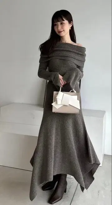 FRAY I.D 프레이 아이디 오프숄더 아지메헴 니트 원피스