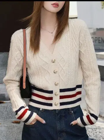 아이보리 케이블 니트 가디건