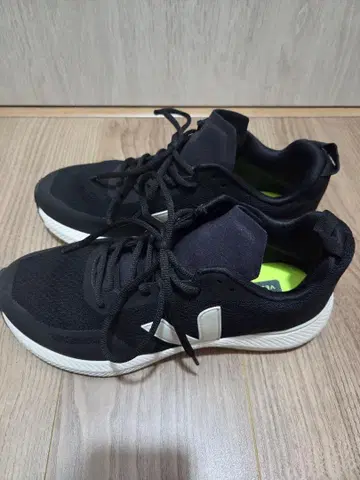 VEJA 남성용 스니커즈