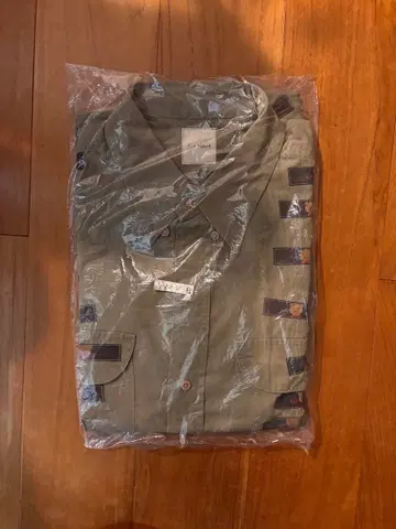 칼 헬무트 남성용 긴팔 셔츠 카키색 버튼 다운 셔츠 클리닝 완료