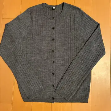 새상품! 이번 시즌 UNIQLO 그레이 리브 가디건 M 사이즈