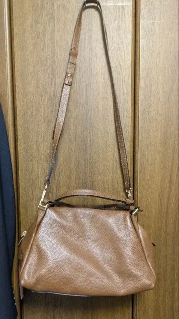 로리스타 브라운 가죽 숄더백